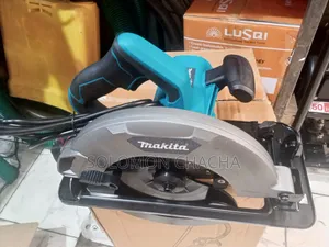 Makita 9 Inch Circular Saw 2000w With One Free Disks