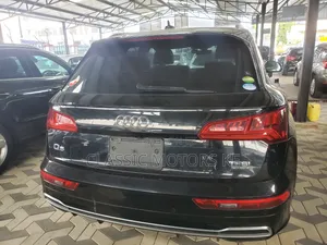 Audi Q5 2018 Black