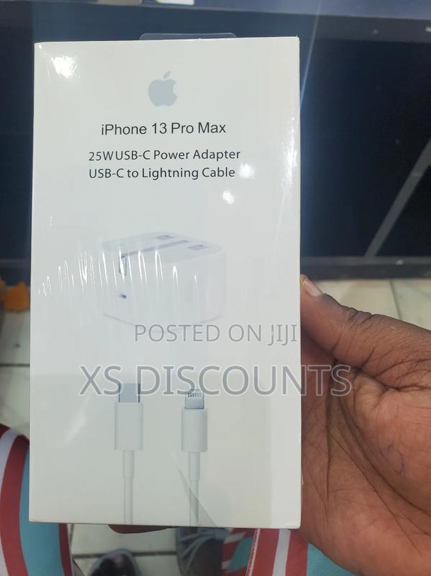 iPhone 13 Pro Max Charger - main view