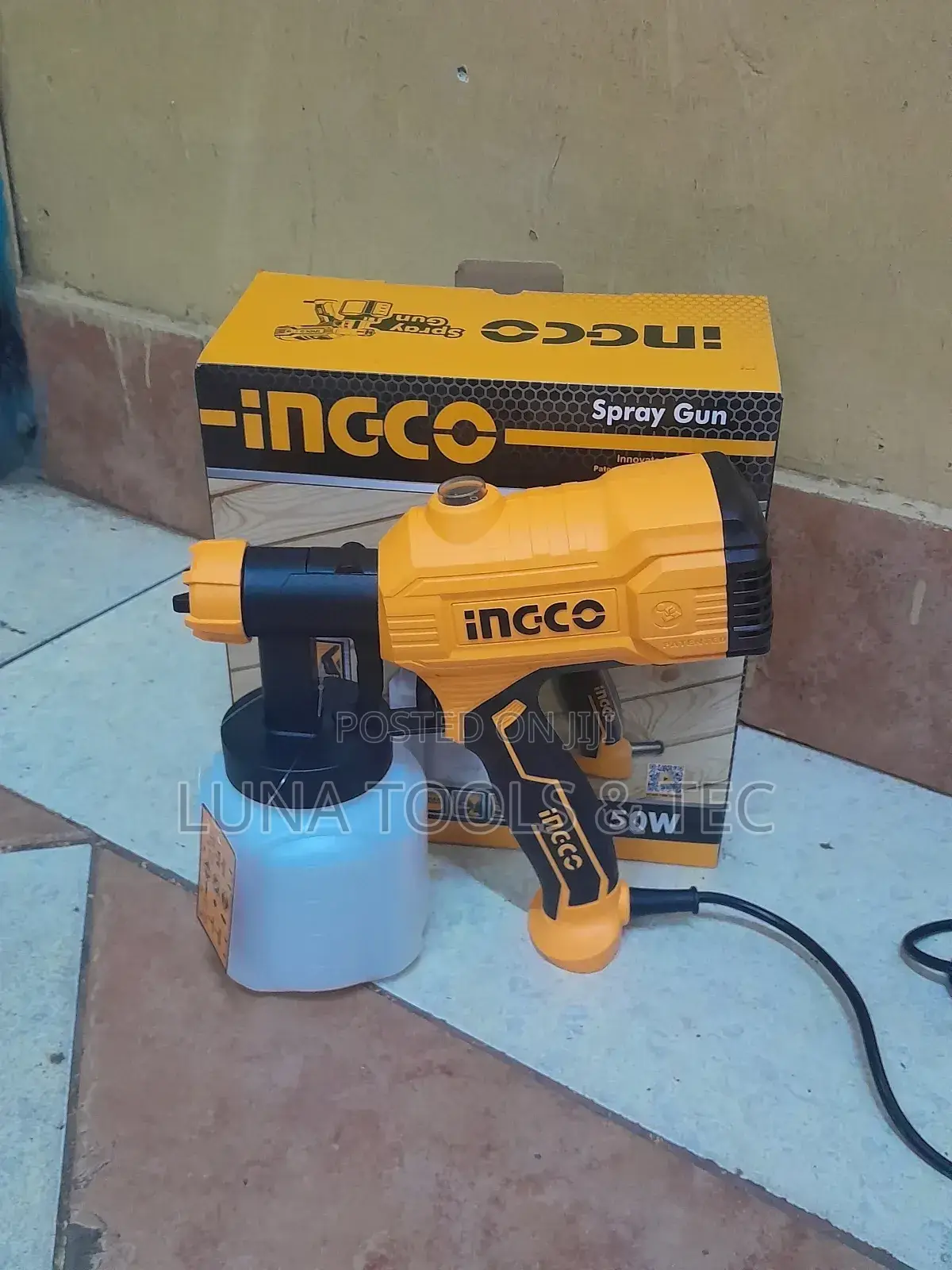 Spray Gun, 450W With Accessories.