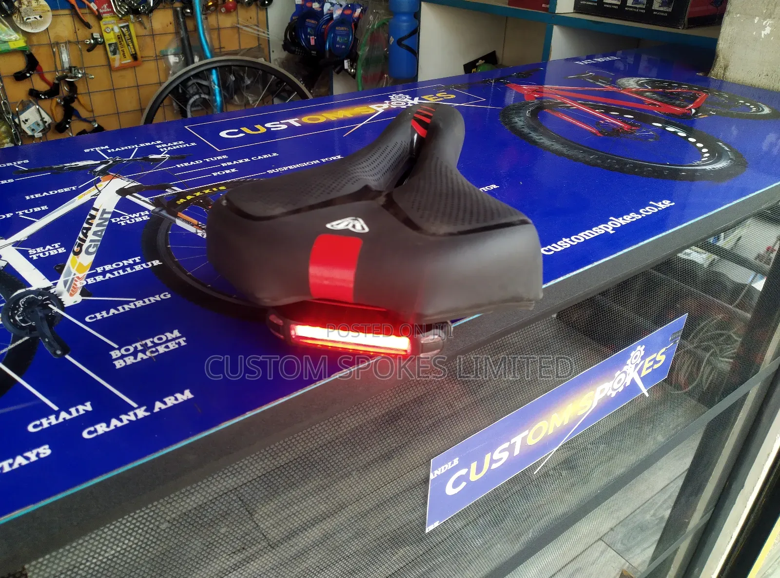 Pro Racing Saddle With Taillight