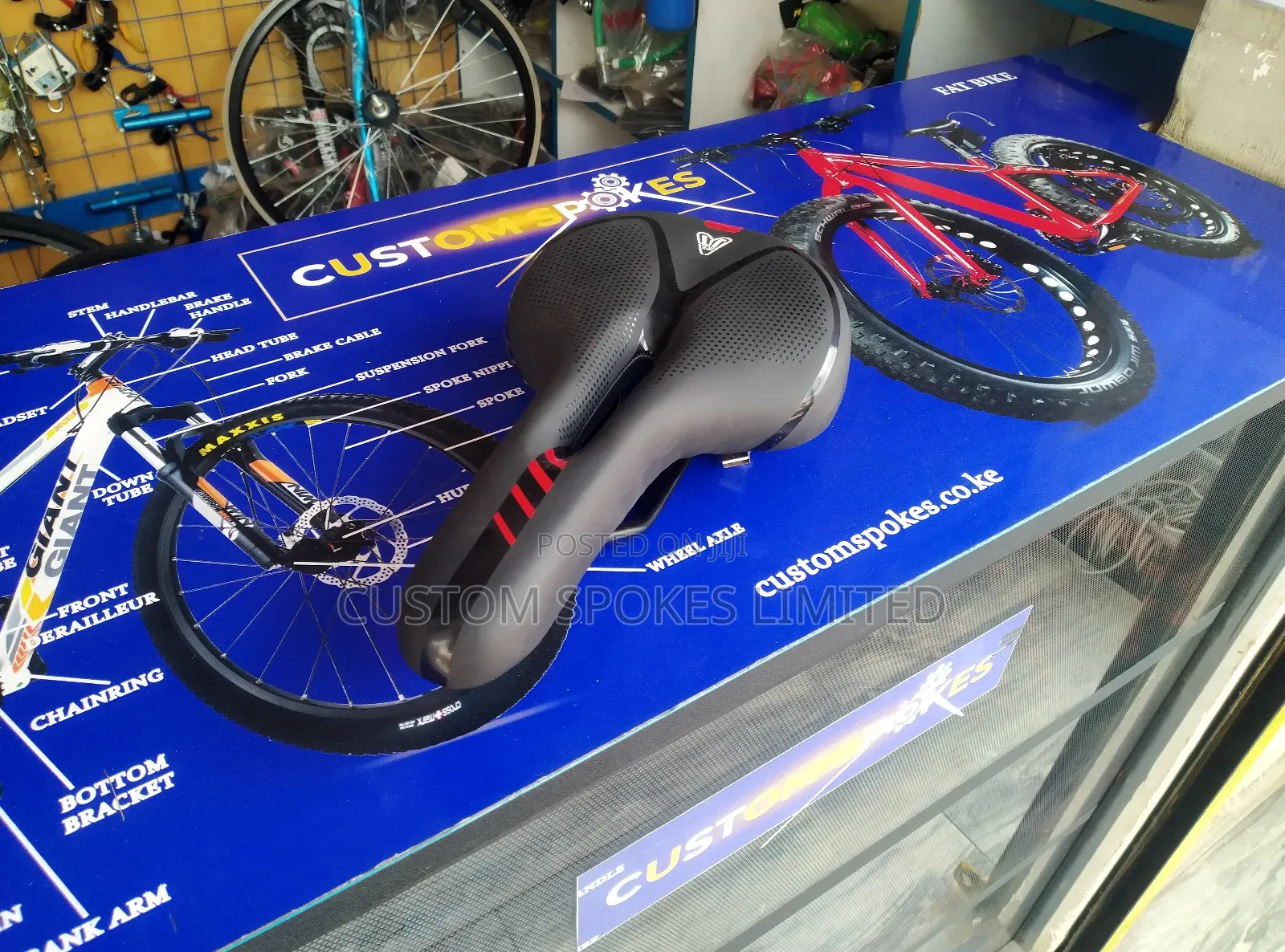 Pro Racing Saddle With Taillight