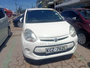 Toyota Passo 1.0 AWD 2013 White