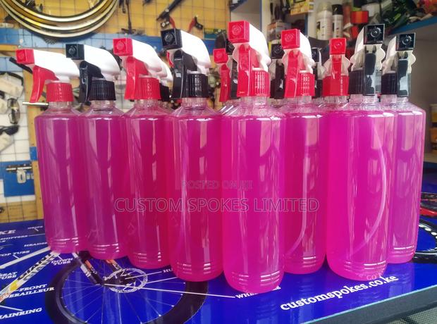 Degreaser (Cleans Grease / Oil From All Surfaces)