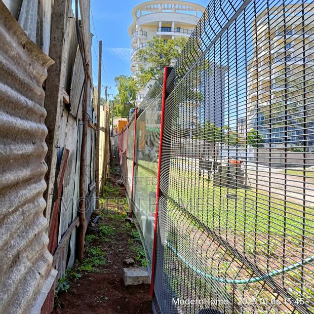 Custom Mesh Fence for Residential, Commercial and Industrial