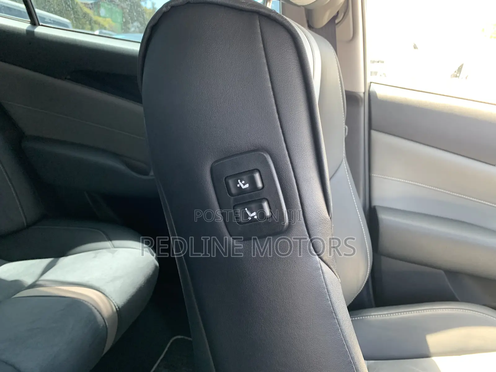 Toyota Crown 2017 Pearl