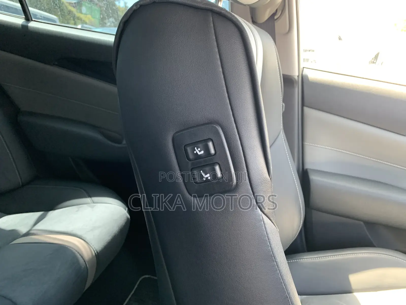 Toyota Crown 2017 Pearl