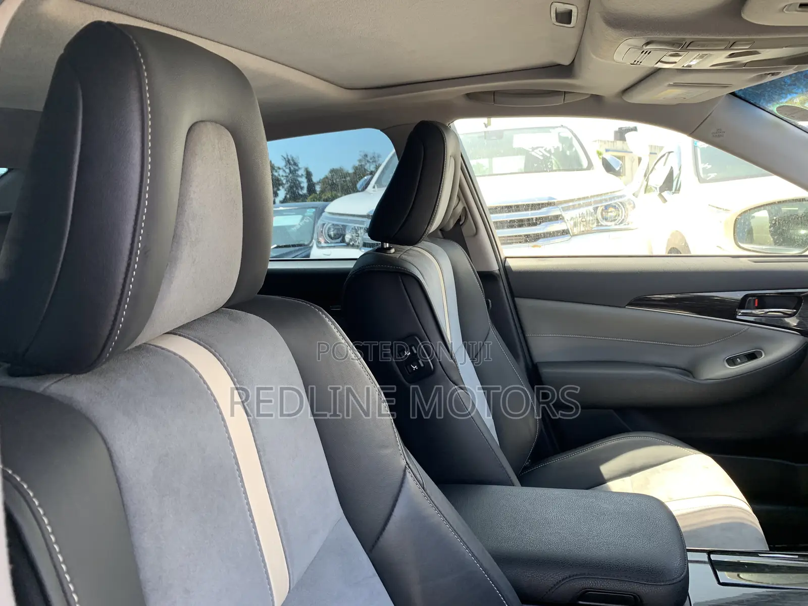 Toyota Crown 2017 Pearl