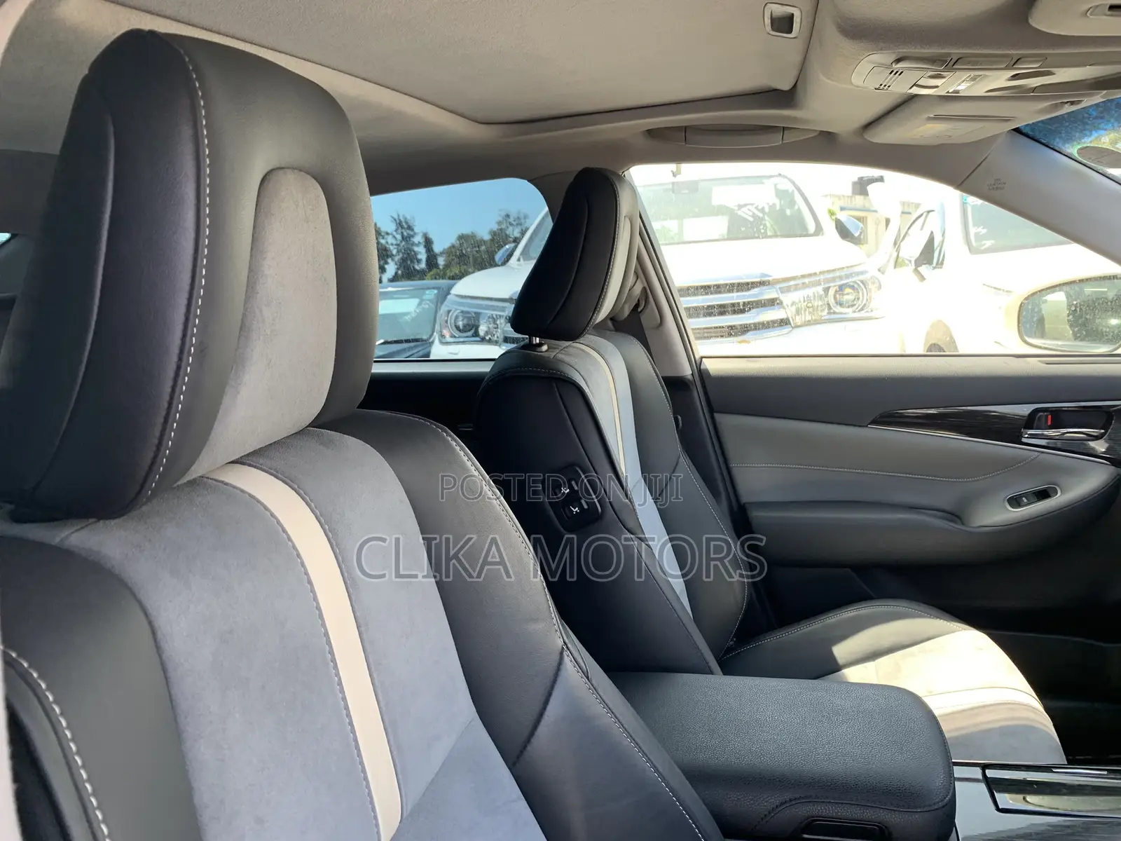 Toyota Crown 2017 Pearl