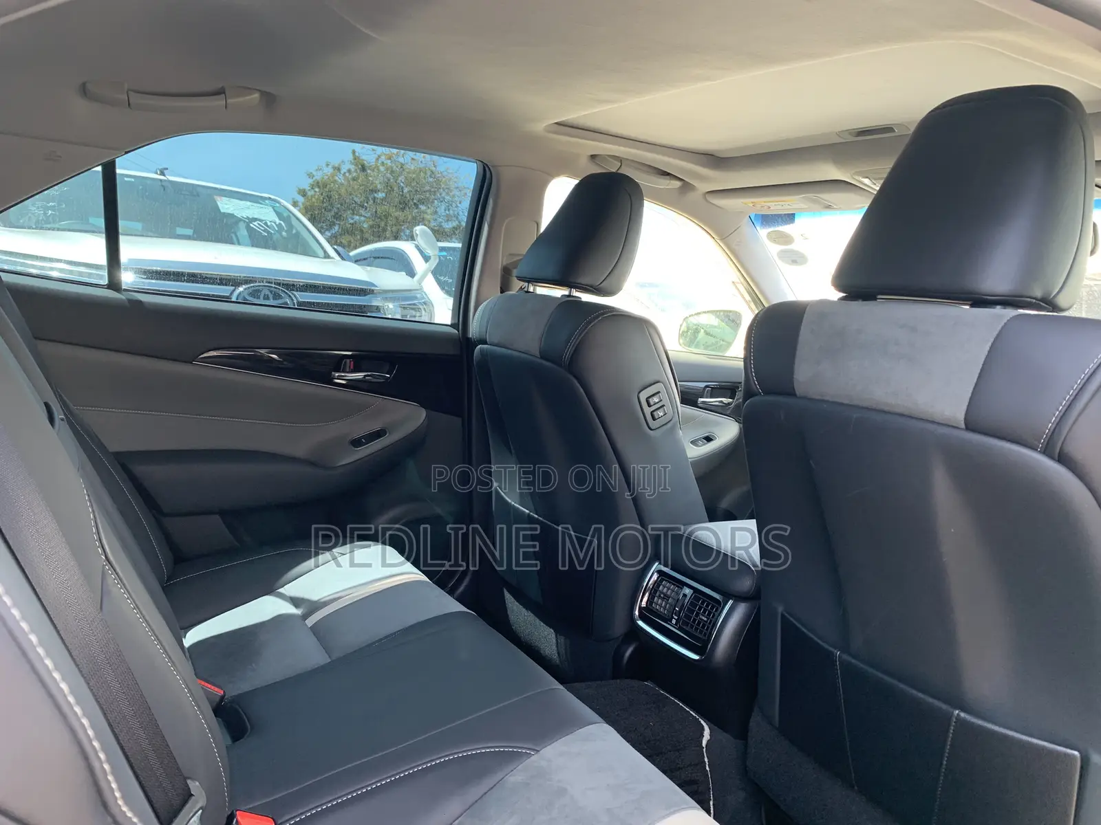 Toyota Crown 2017 Pearl