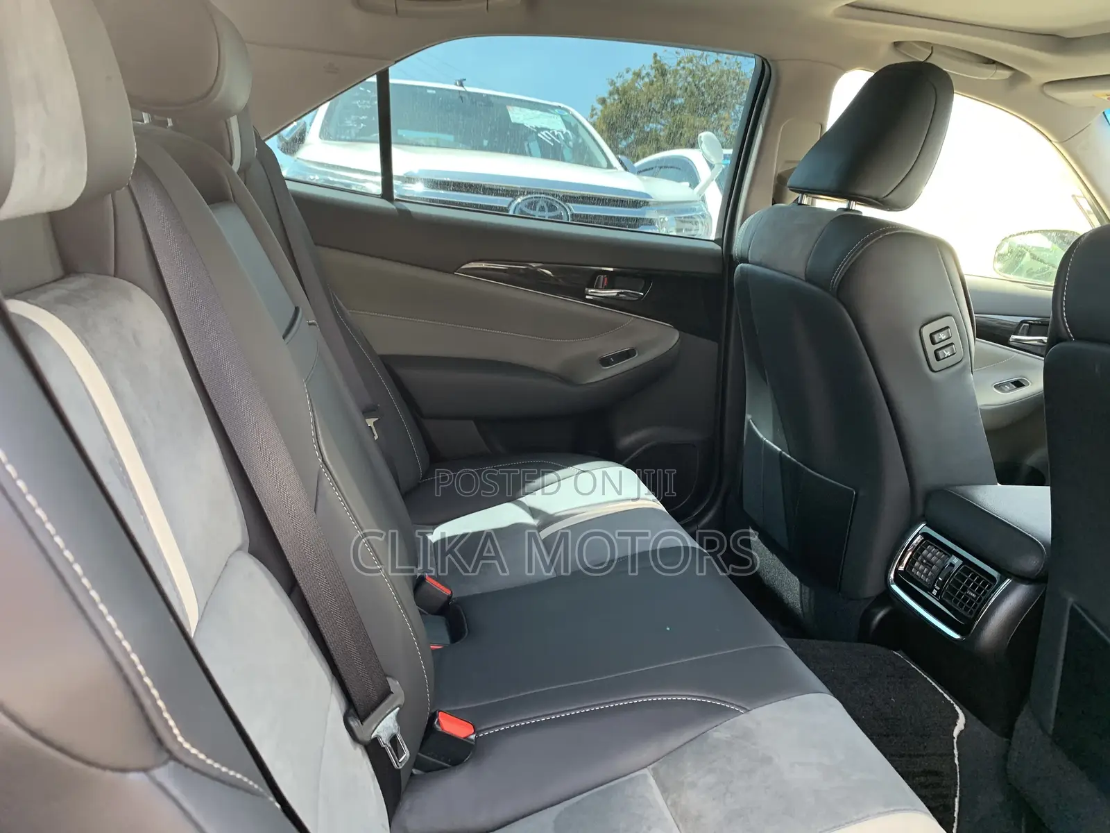Toyota Crown 2017 Pearl