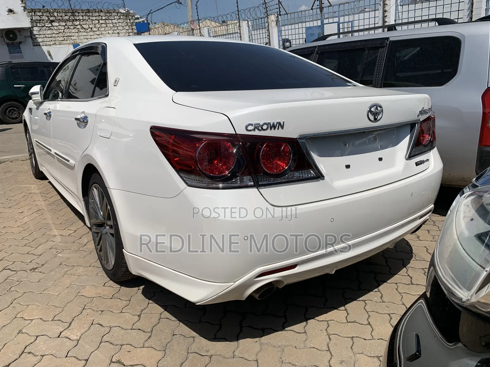 Toyota Crown 2017 Pearl