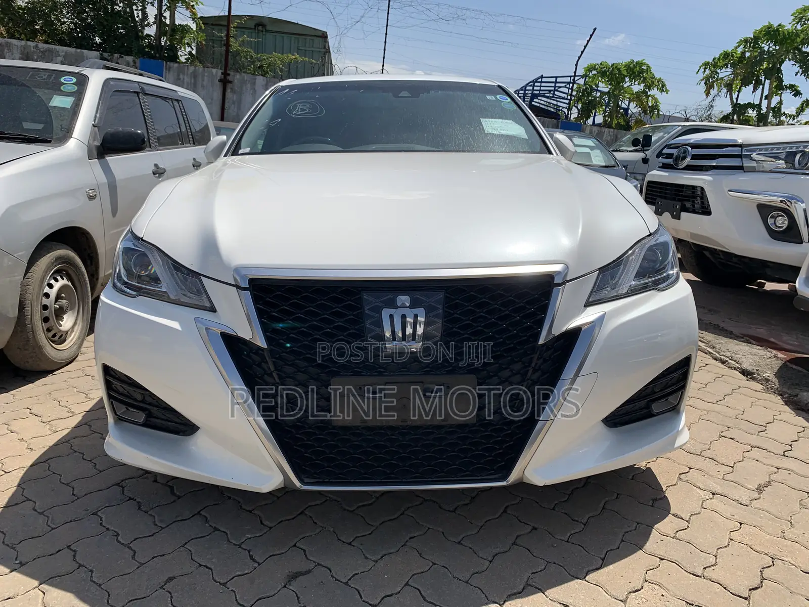 Toyota Crown 2017 Pearl