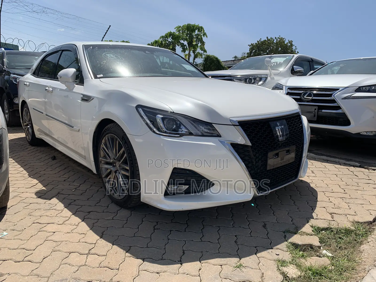 Toyota Crown 2017 Pearl