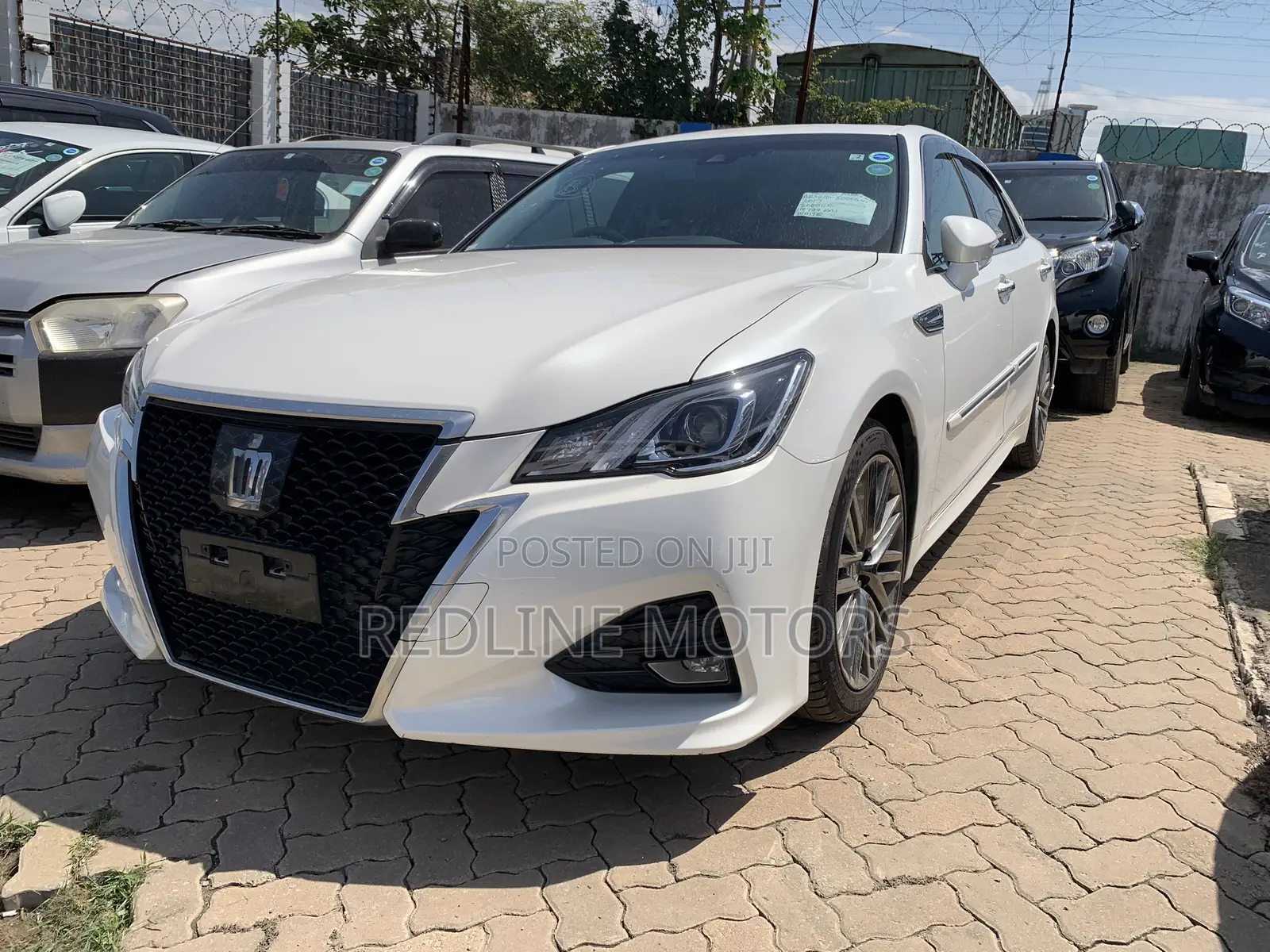 Toyota Crown 2017 Pearl