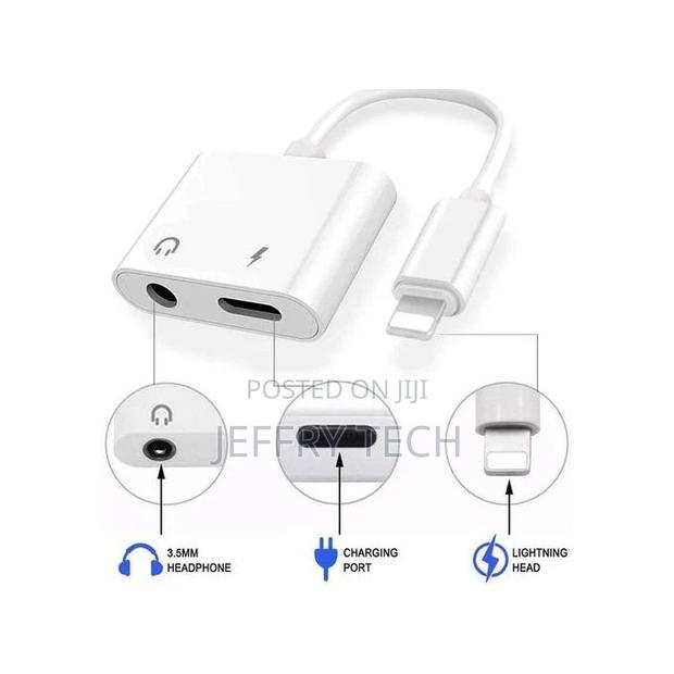 Dual Adaptor Lightning to 3.5mm Audio + Lightning Charge Con - thumbnail 2