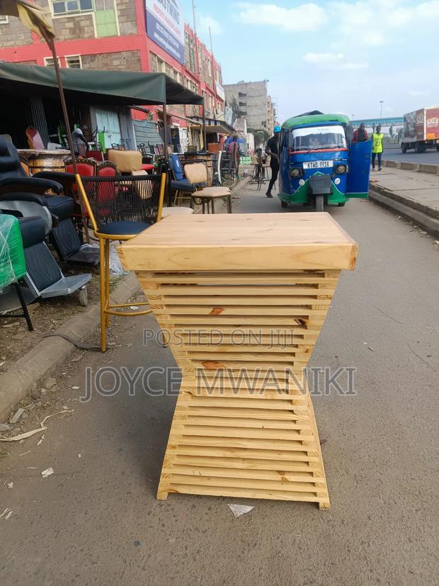 Pallet High Bar Table  - thumbnail 2