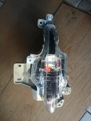 Mazda Axela 2015, Bumper Lights