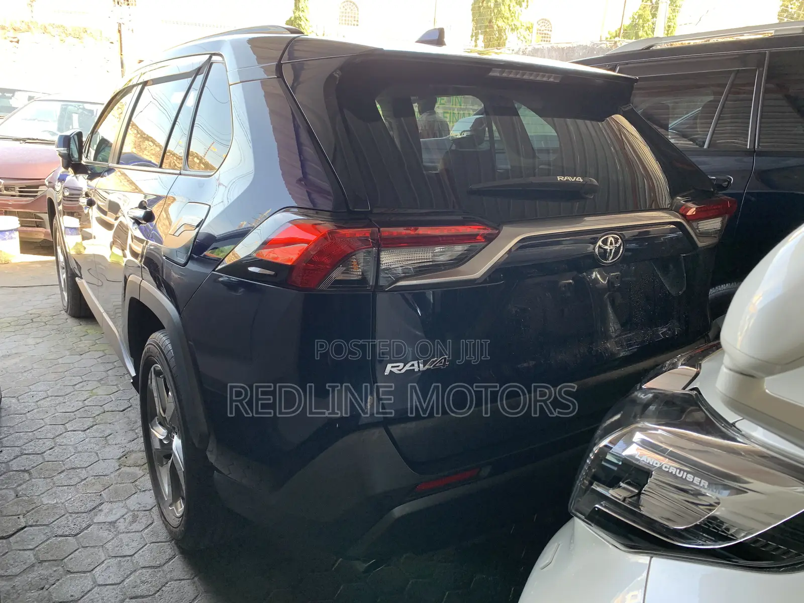 Toyota RAV4 Limited FWD 2019 Blue