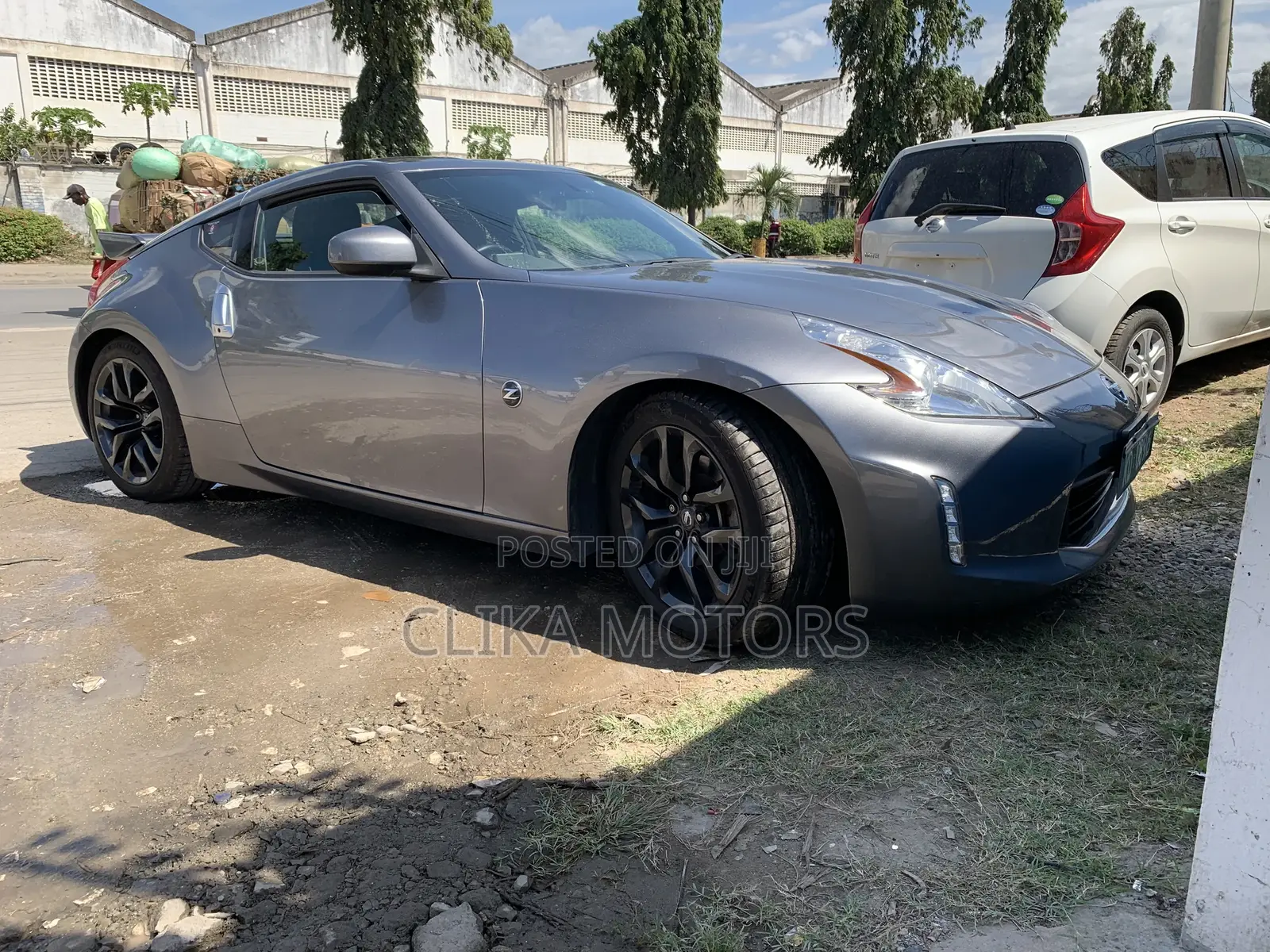 Nissan Fairlady 2017 Silver