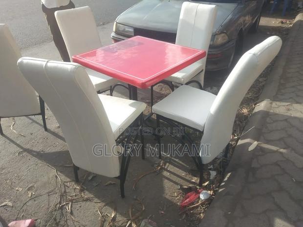 Restaurants Square Table - main view