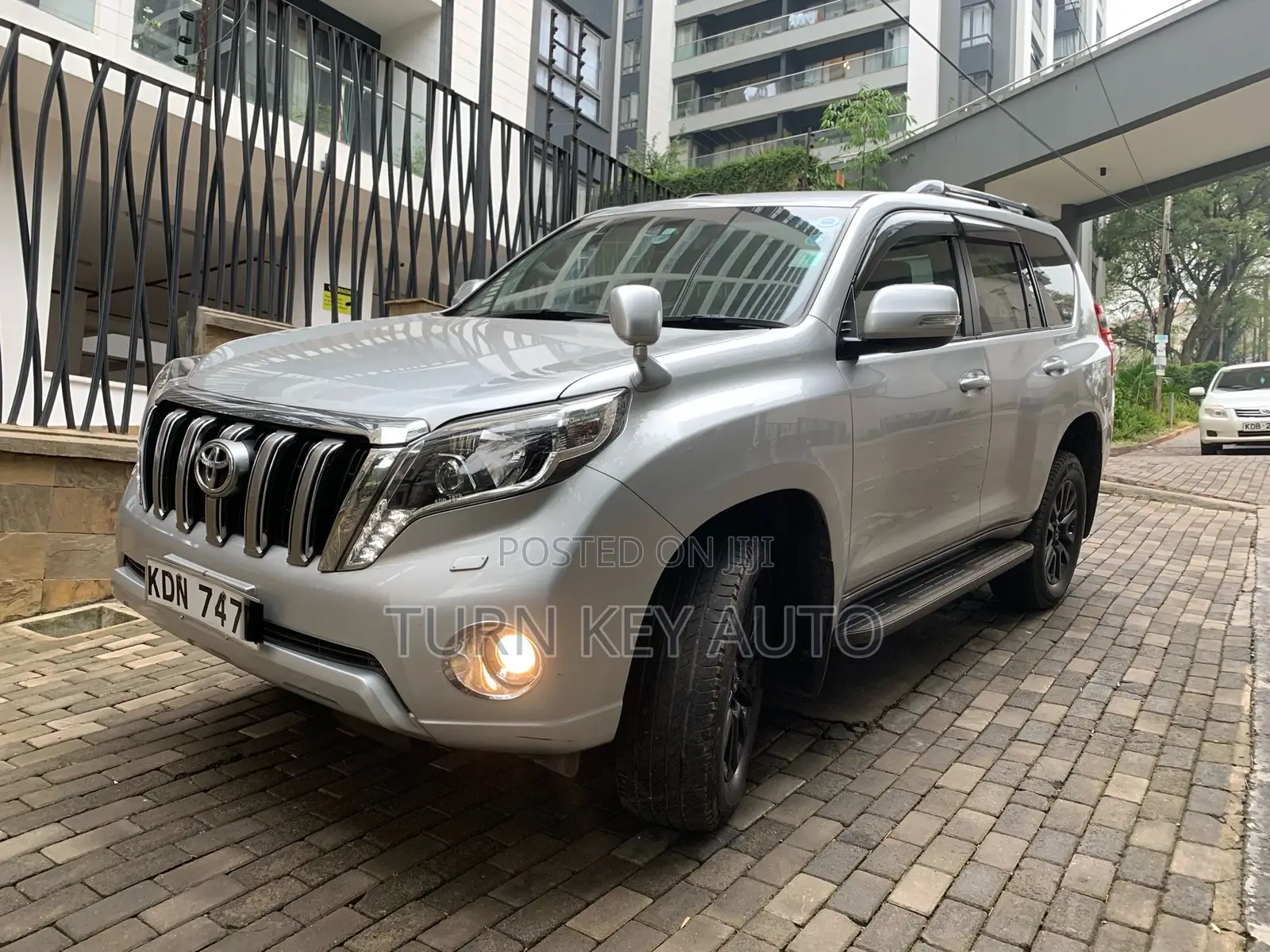 Toyota Land Cruiser Prado 2.8 2017 Silver
