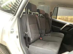 Toyota Land Cruiser Prado 2.8 2017 Silver