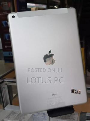 Apple iPad 9.7 128 GB Silver - main view
