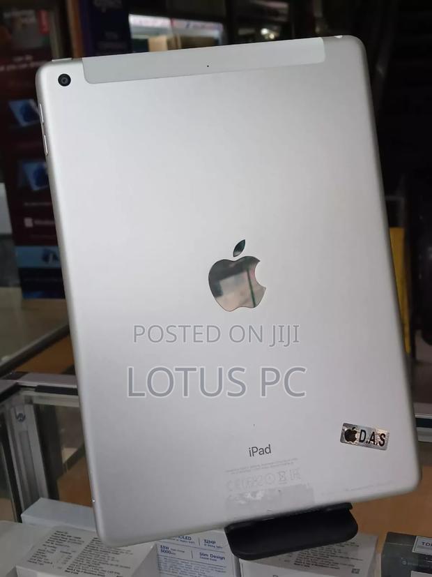Apple iPad 9.7 128 GB Silver
