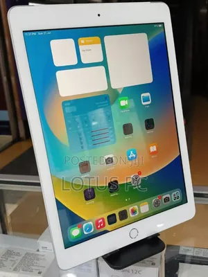 Apple iPad 9.7 128 GB Silver