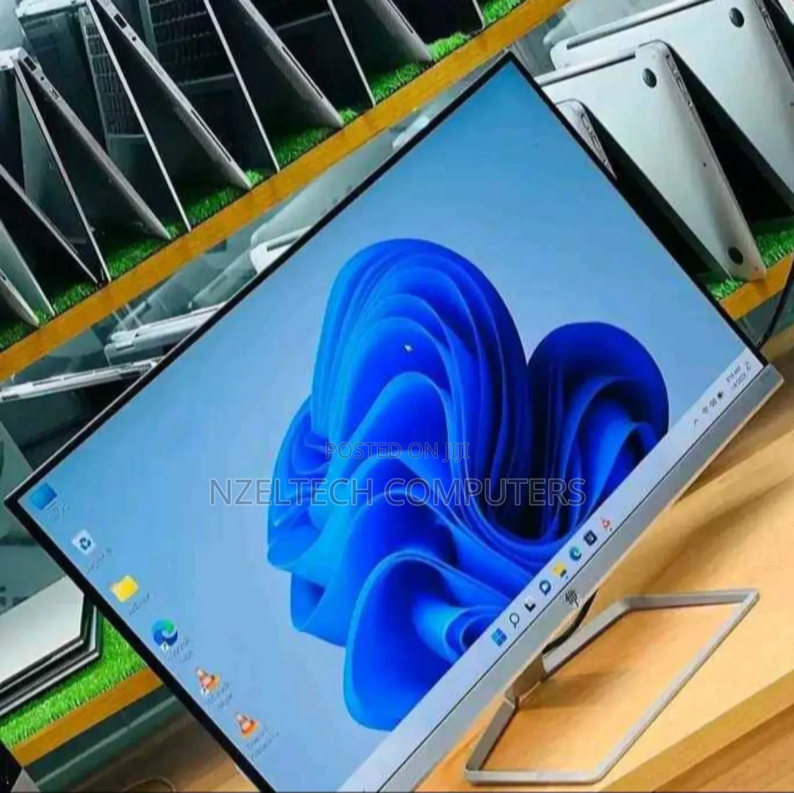 Utra Slim 27 Inch's HP Edge to Edge Monitor