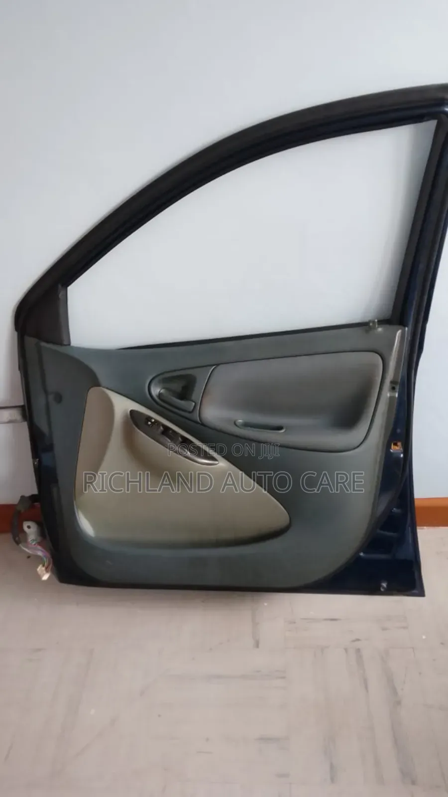 Door for Toyota Vitz Scp10 Front Right