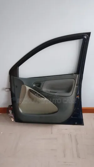 Door for Toyota Vitz Scp10 Front Right