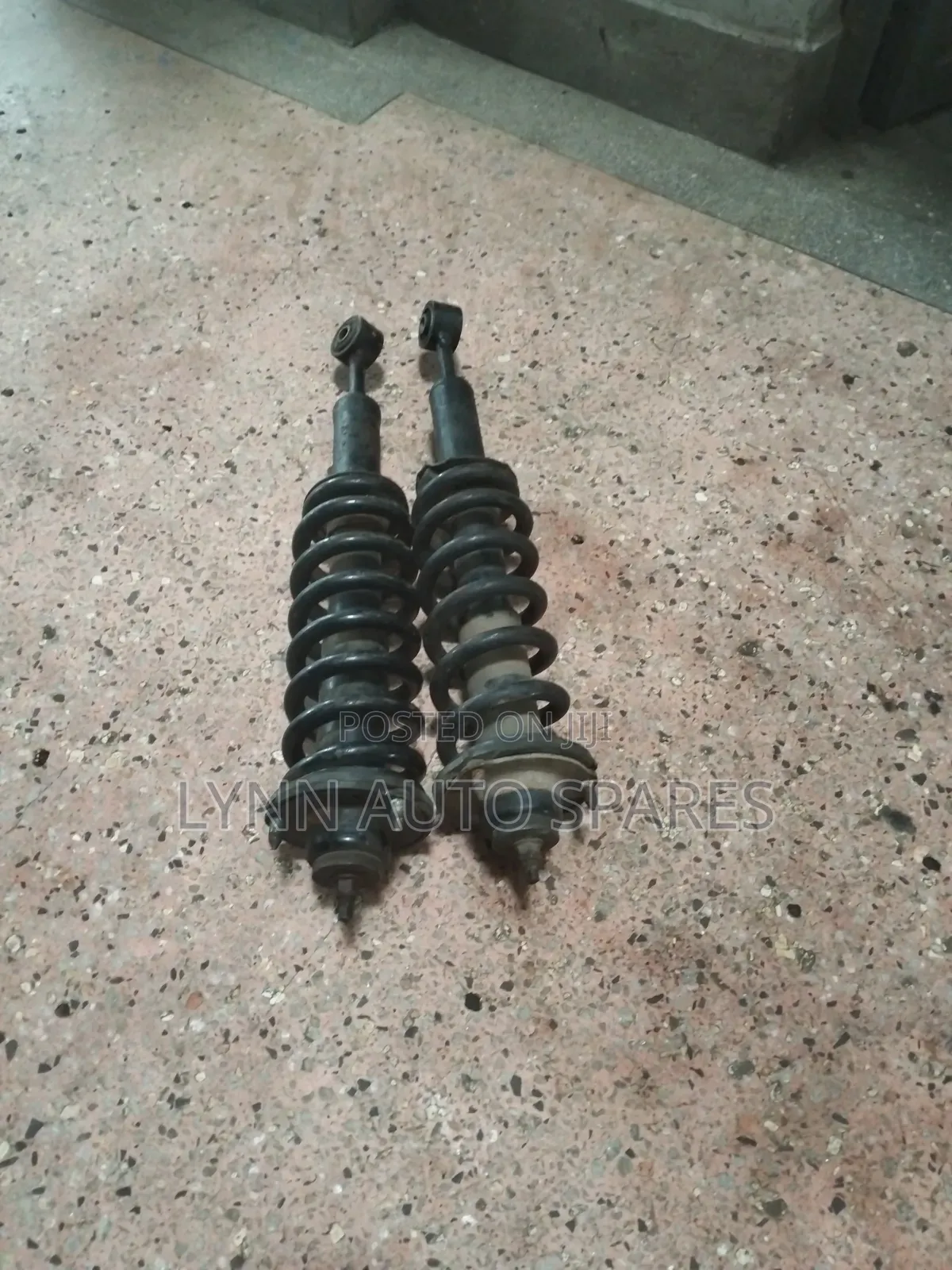 Ex Japan Front Shock Vigo 4wd Hilux