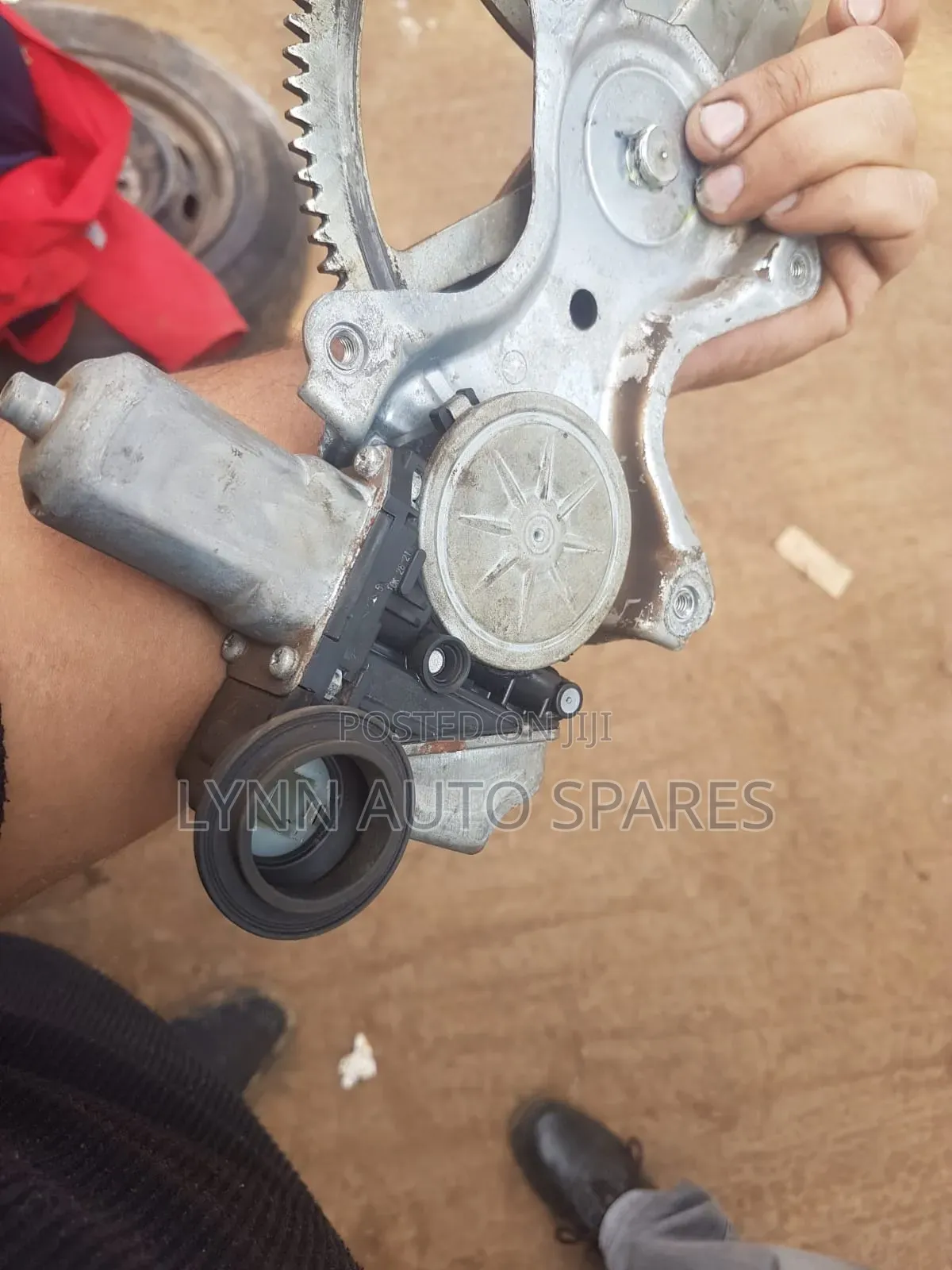 Toyota Fielder Front Right Window Motor