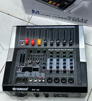 Yamaha Kv40 -4channel Powered Mixer W/ Usb Bt