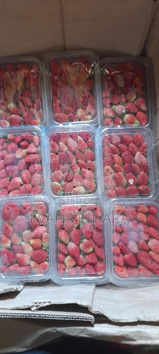 Fresh Strawberries - thumbnail 3