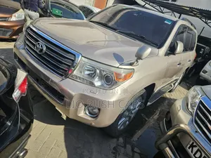 Toyota Land Cruiser 2015 Gold