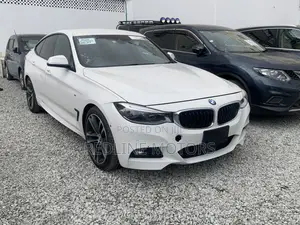 BMW 320i Sedan RWD 2017 White