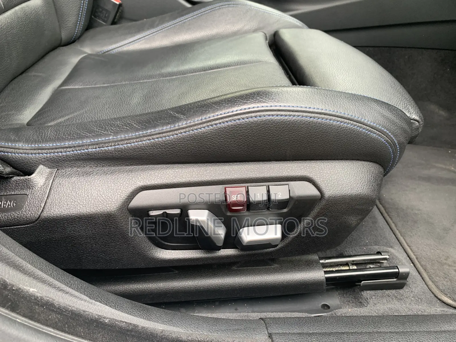 BMW 320i Sedan RWD 2017 White