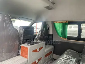Toyota HiAce 2017 Silver