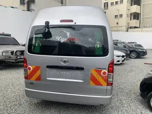 Toyota HiAce 2017 Silver