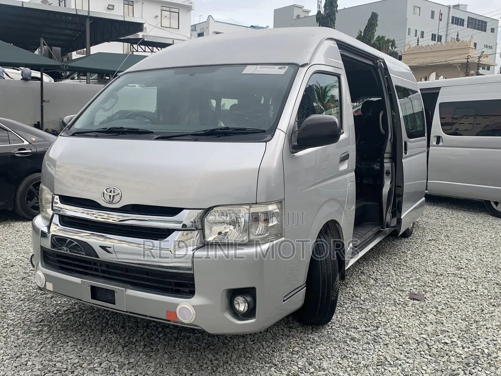 Toyota HiAce 2017 Silver