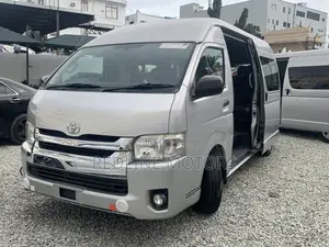 Toyota HiAce 2017 Silver