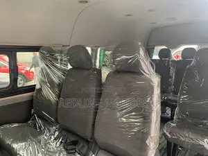 Toyota HiAce 2017 Silver