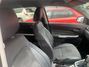 Suzuki Escudo 2017 Red