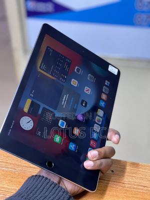 Apple iPad Air 2 64 GB Gray - main view