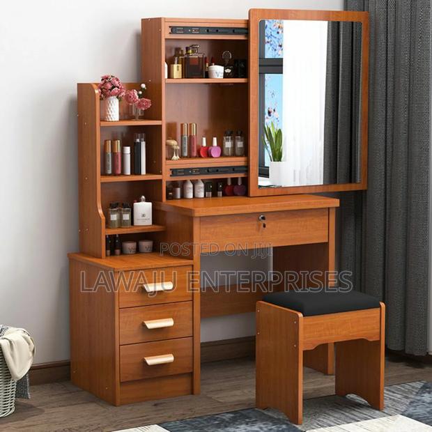 Dressing Table With Sliding Mirror - main view