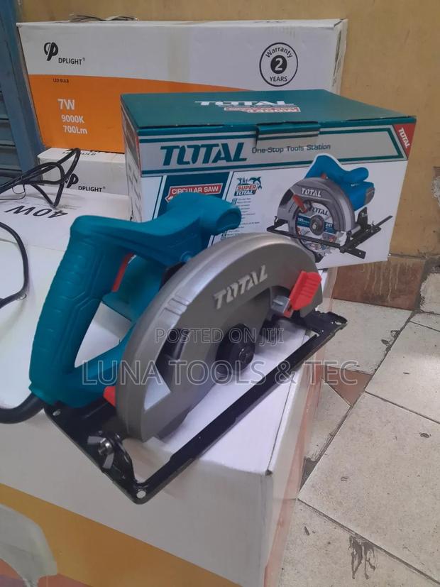 Powerful Total Circular Saw 1400w.