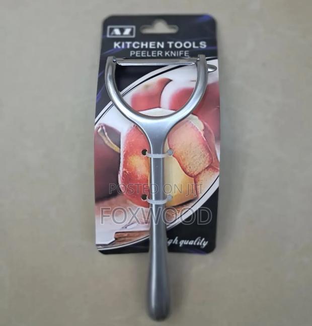 Premium Quality Stainless Steel Vegetable Peeler - thumbnail 2